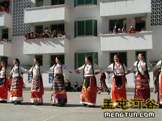 孟屯河谷舞蹈队正式成立[精彩片片]