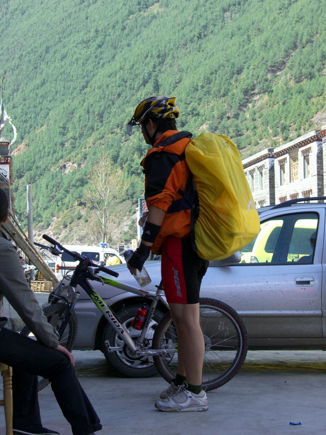 《骑行在天堂之路》--------------五一贡嘎山单车之旅