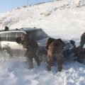 驻新疆边防军冒10级大风雪营救受困群众 ...
