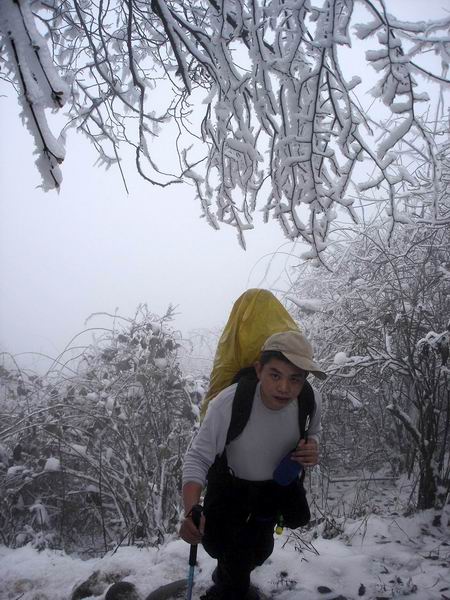 小爸小妈团的第一次登山活动,ZN+超级FB
