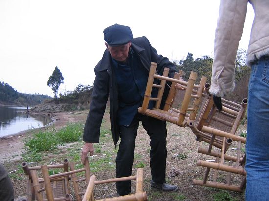 成都大马帮将与成都马主协会举行野骑联谊会及民族歌舞篝火烧烤晚会