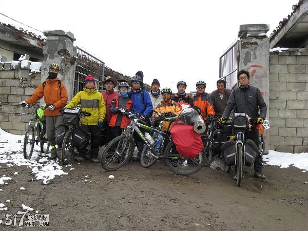 下了一晚上大雪。还是只有出发