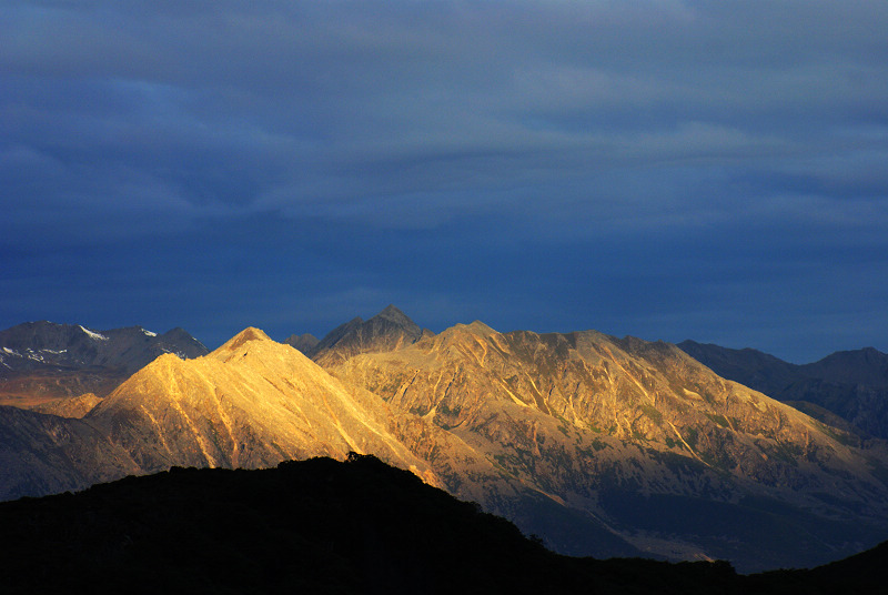 日照金山2.jpg